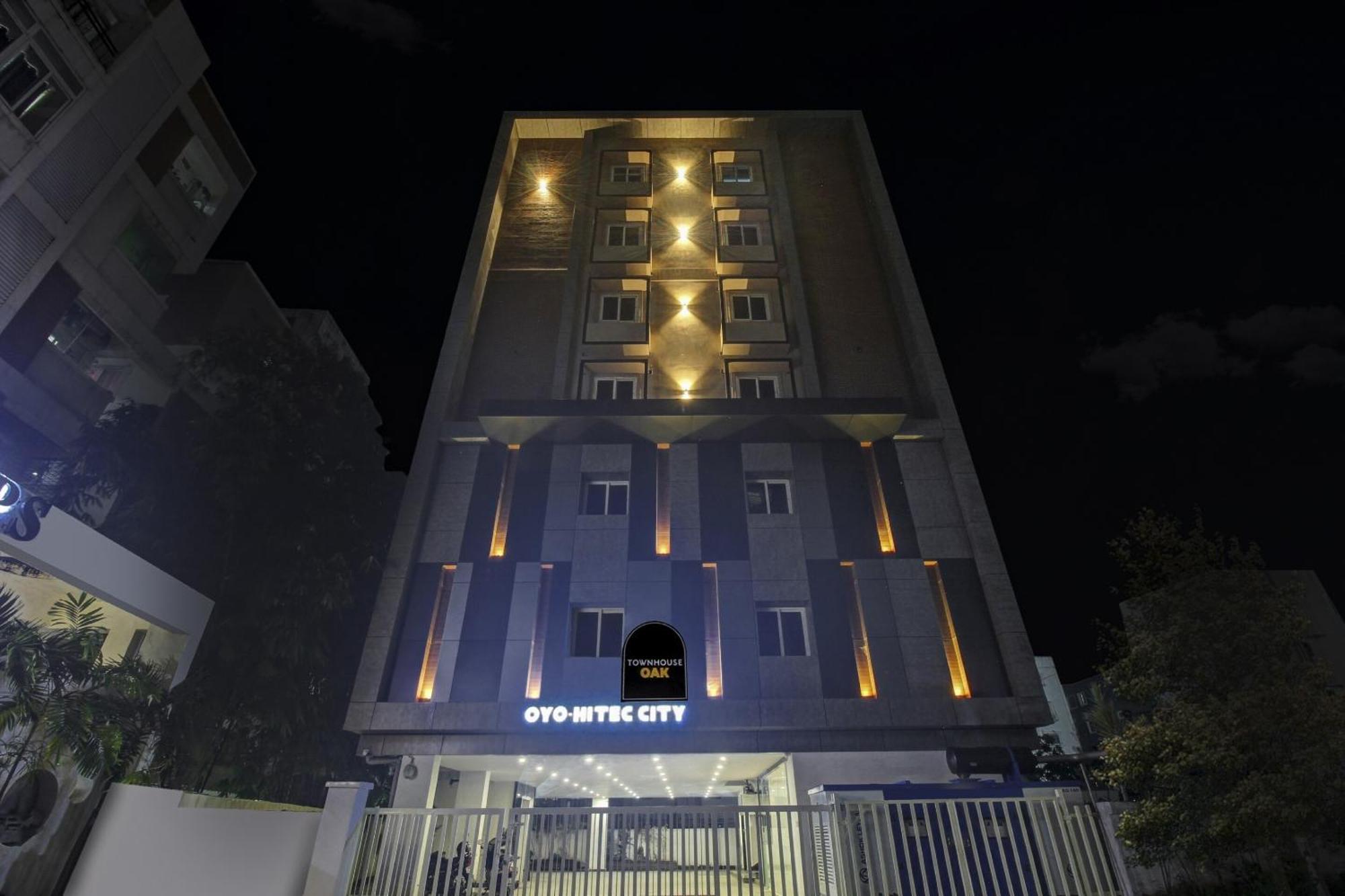 Super Townhouse Oak Hitec City Near Image Hospital Hajdarábád Exteriér fotografie